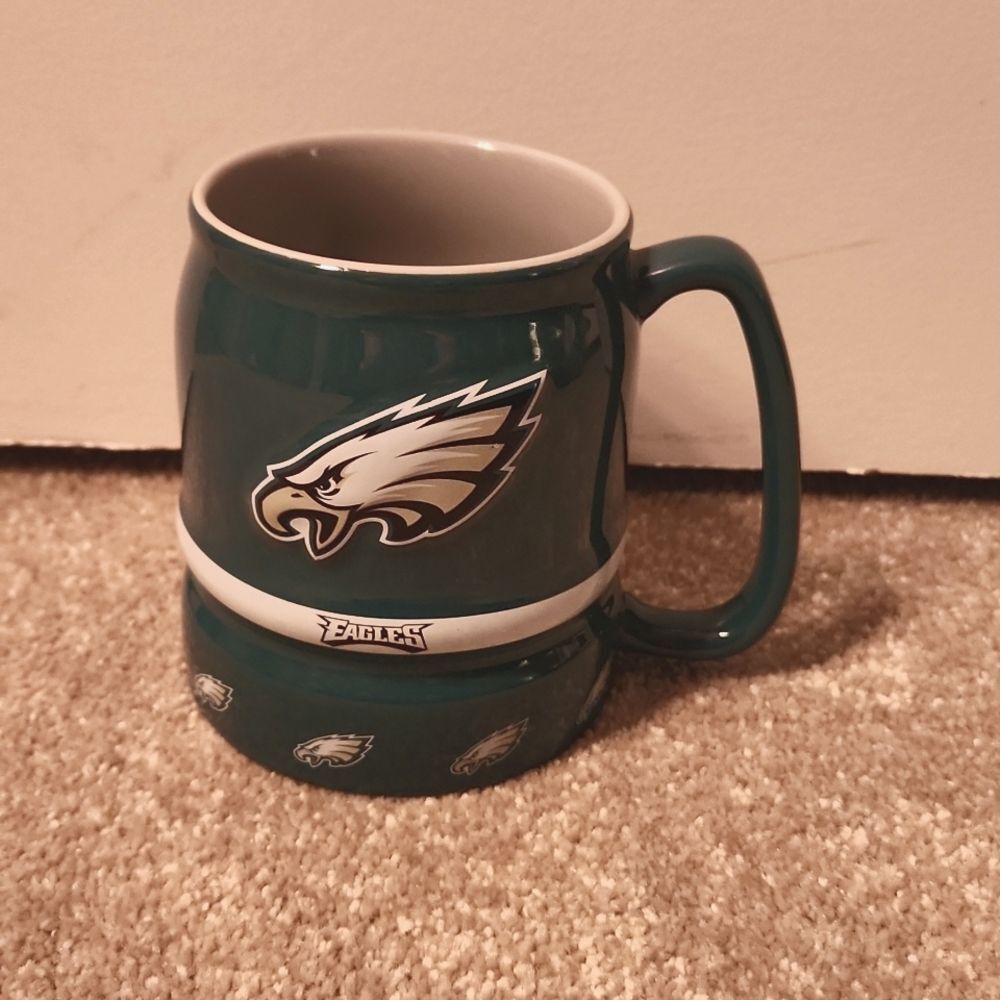 NFL Philadelphia Eagles Green Barrel Mug